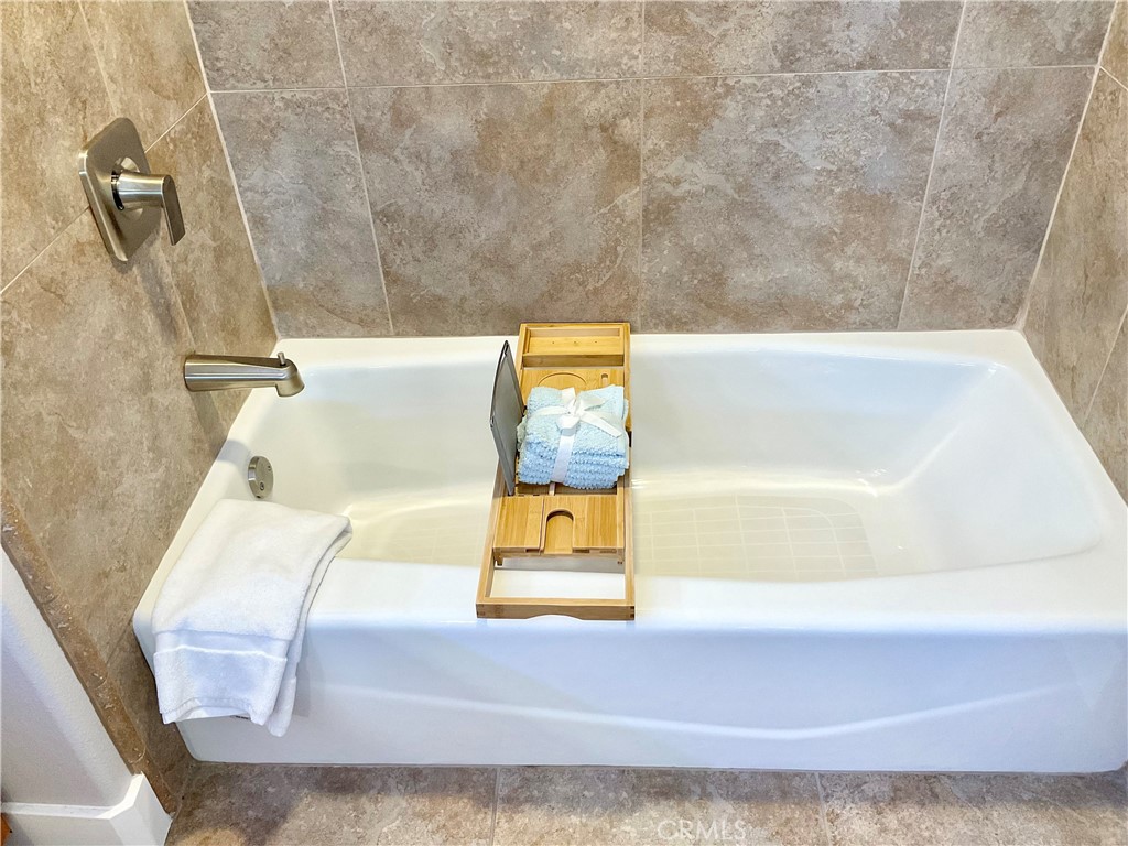 4694 Saddlehorn Road Property Photo 25