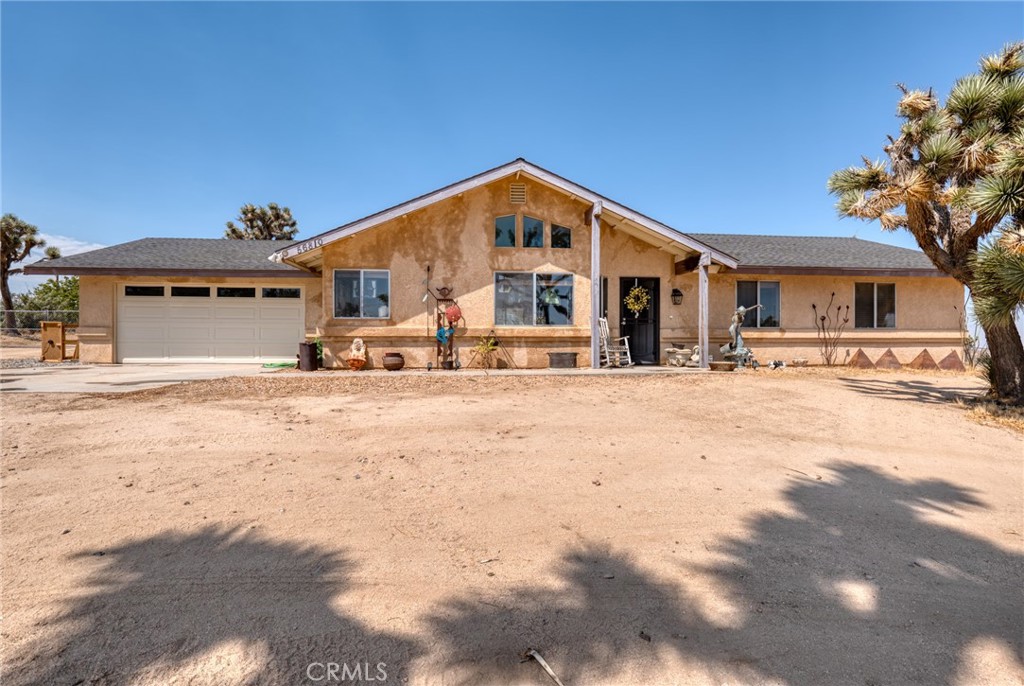 56810 Chipmunk Trail Property Photo 4