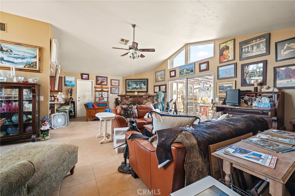 56810 Chipmunk Trail Property Photo 6