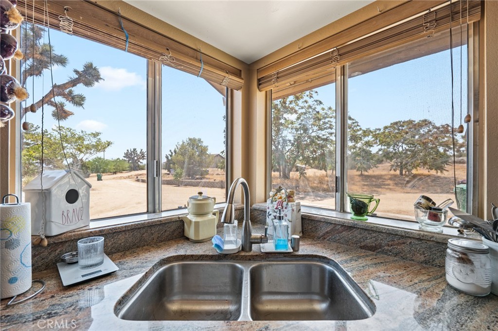 56810 Chipmunk Trail Property Photo 10