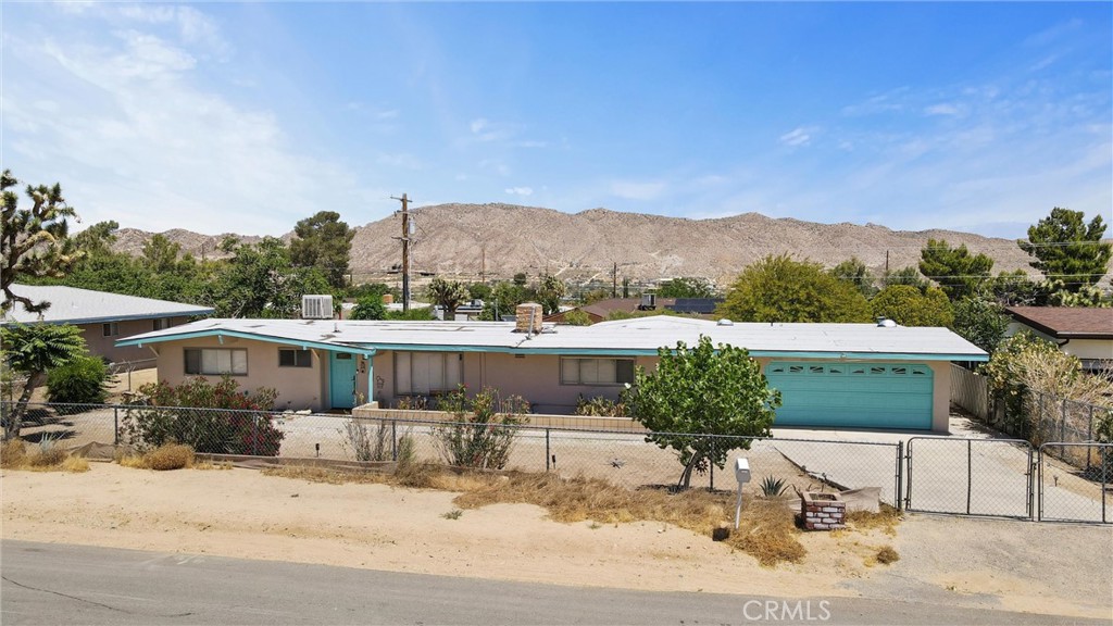 56146 Navajo Trail Property Photo 1