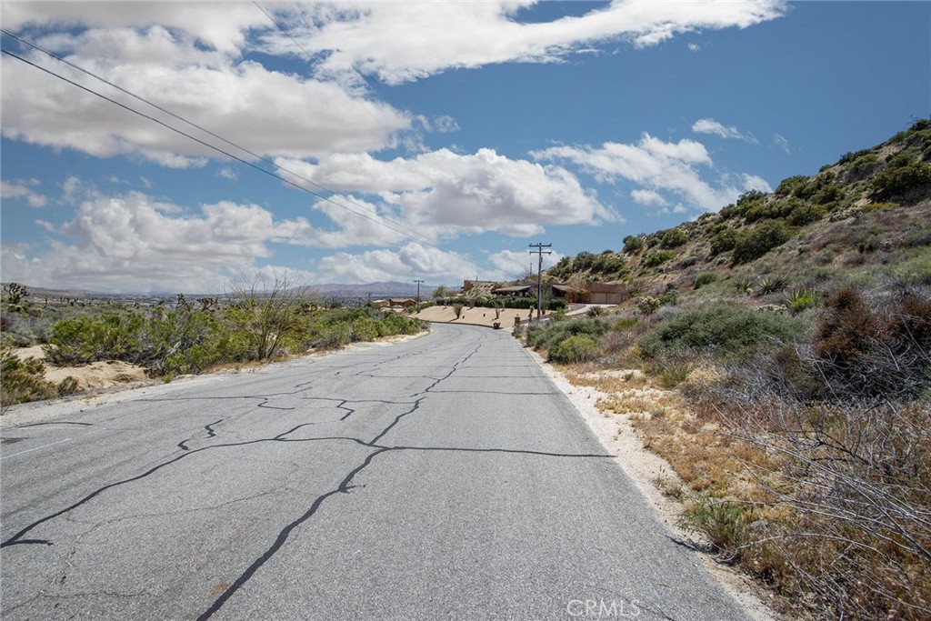54129 Pinon Drive Property Photo 5