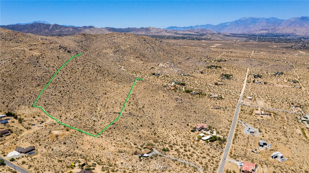 60300 Mountain Trail Property Photo 14