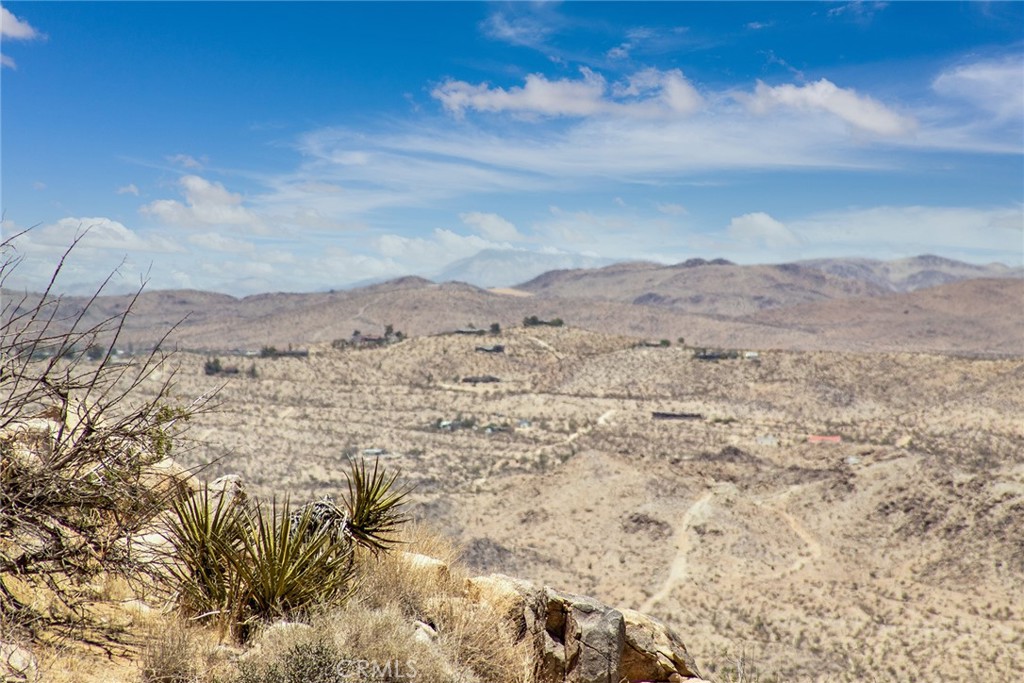 60300 Mountain Trail Property Photo 19