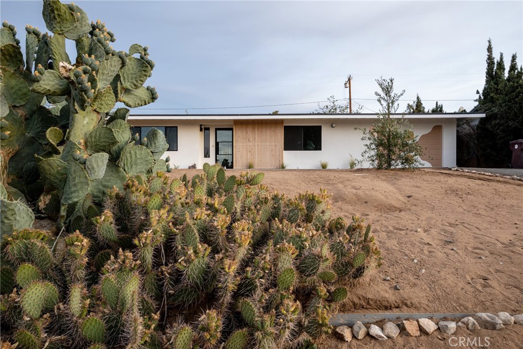 61527 El Cajon Drive Property Photo 1