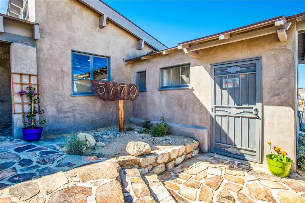 5770 Adobe Road Property Photo 4