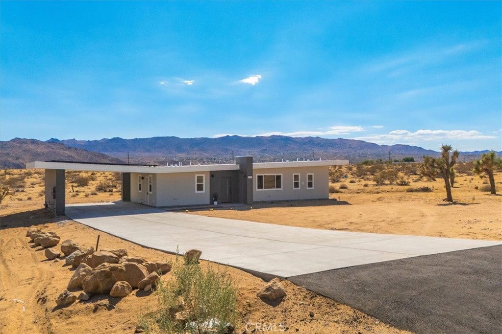 62455 Crestview Drive Property Photo 1
