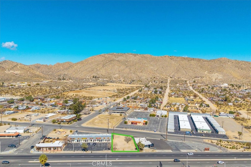 55945 Yucca Trail Property Photo 2