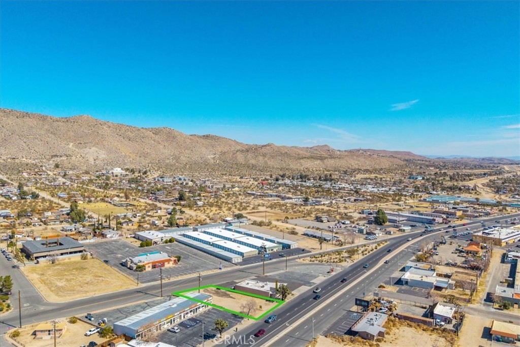 55945 Yucca Trail Property Photo 3