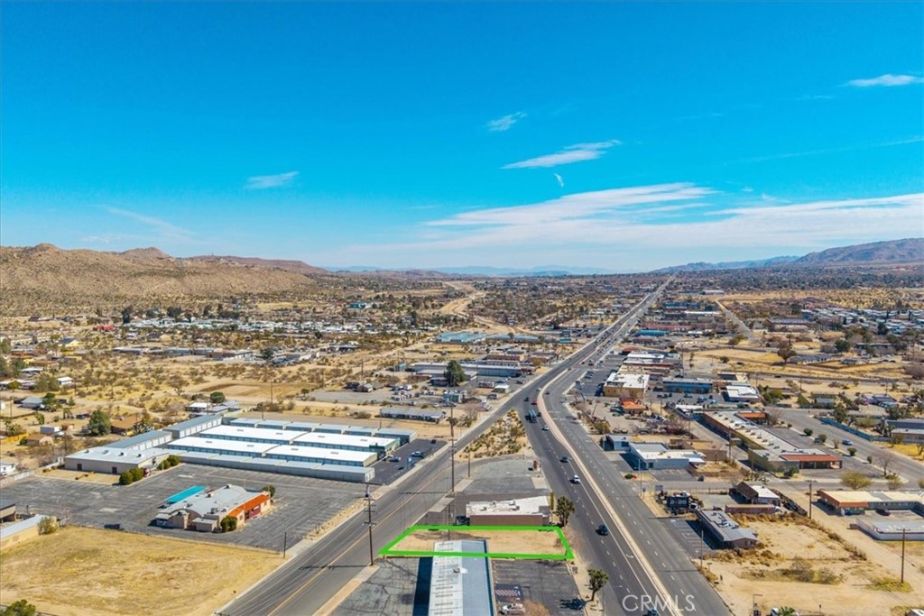 55945 Yucca Trail Property Photo 4