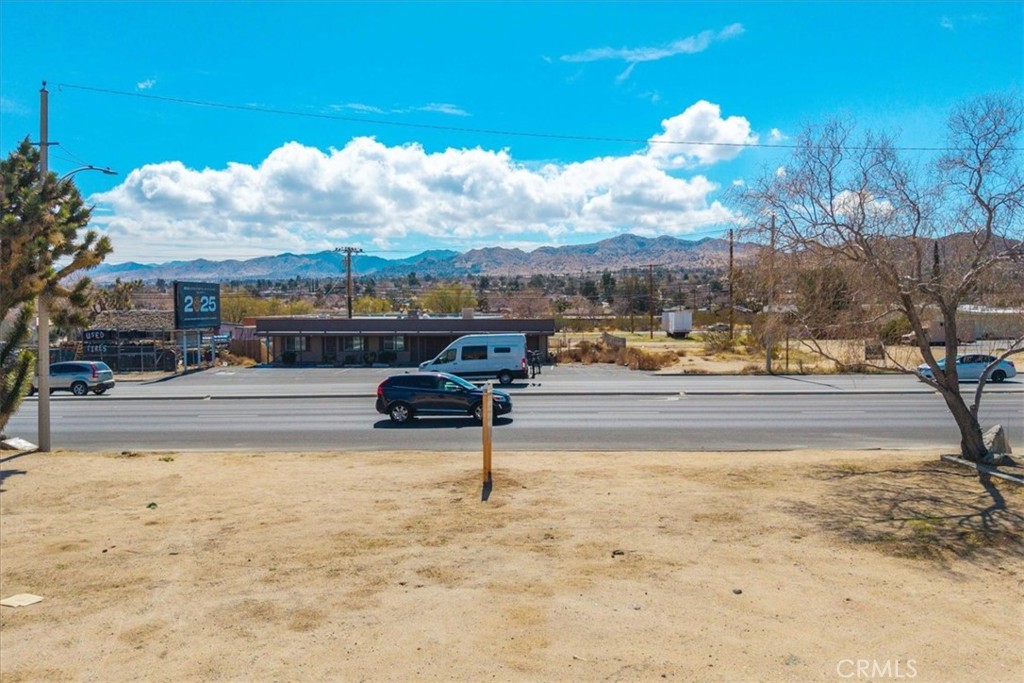 55945 Yucca Trail Property Photo 8