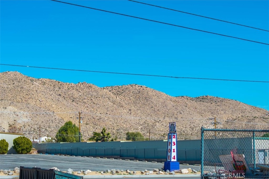 55945 Yucca Trail Property Photo 12