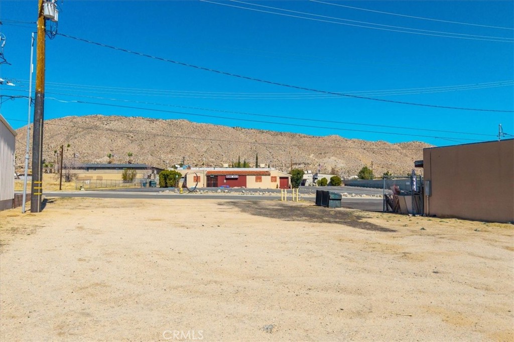 55945 Yucca Trail Property Photo 13