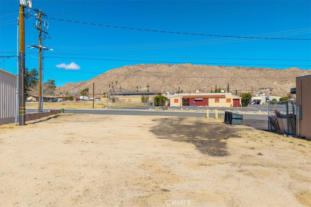 55945 Yucca Trail Property Photo 15