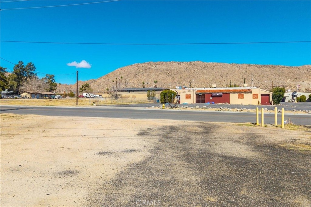 55945 Yucca Trail Property Photo 16