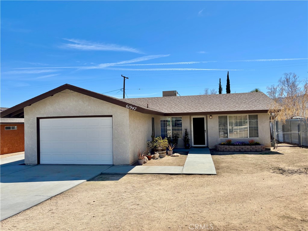 61947 Petunia Drive Property Photo