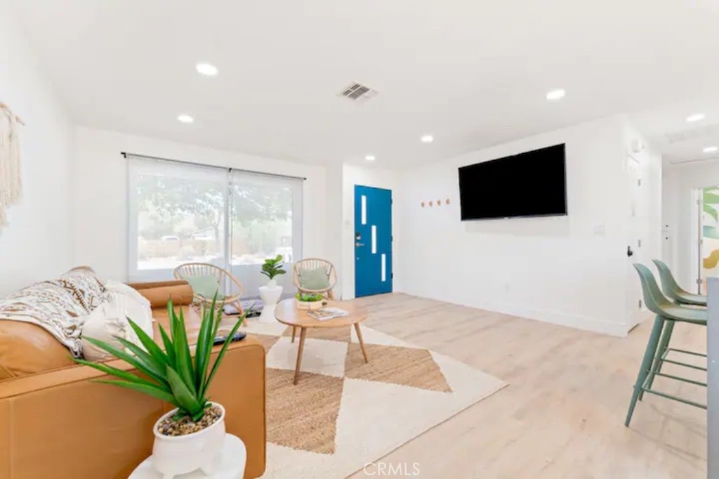 61938 Oleander Drive Property Photo 8
