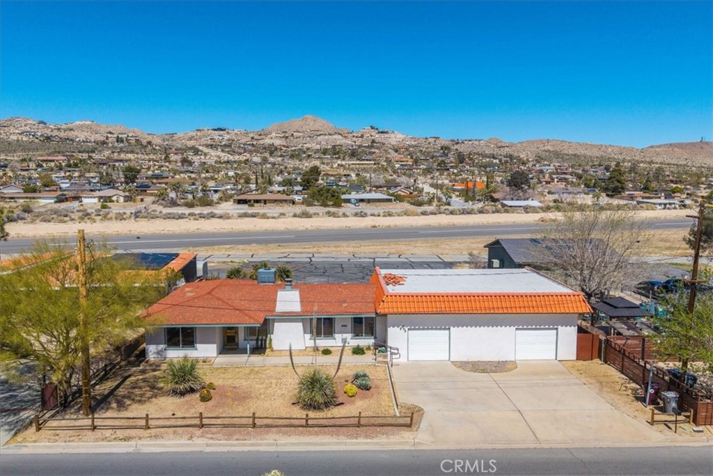 57528 Sunnyslope Drive Property Photo 1