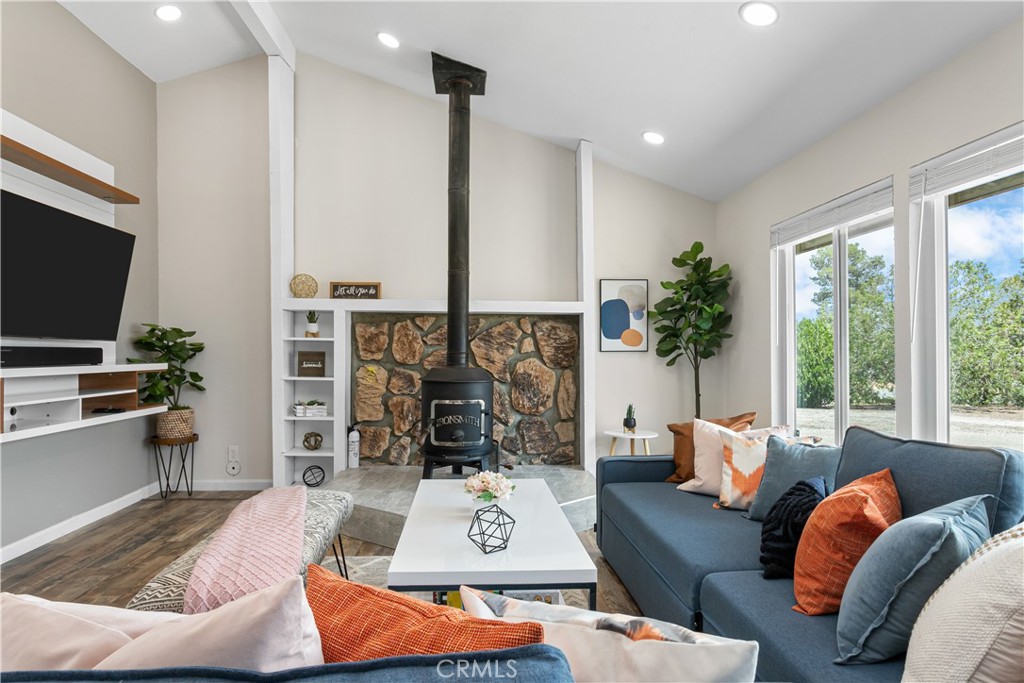 7090 Emerson Avenue Property Photo