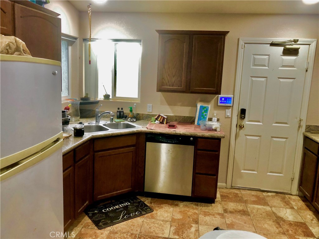 6855 Manzanita Avenue Property Photo 4