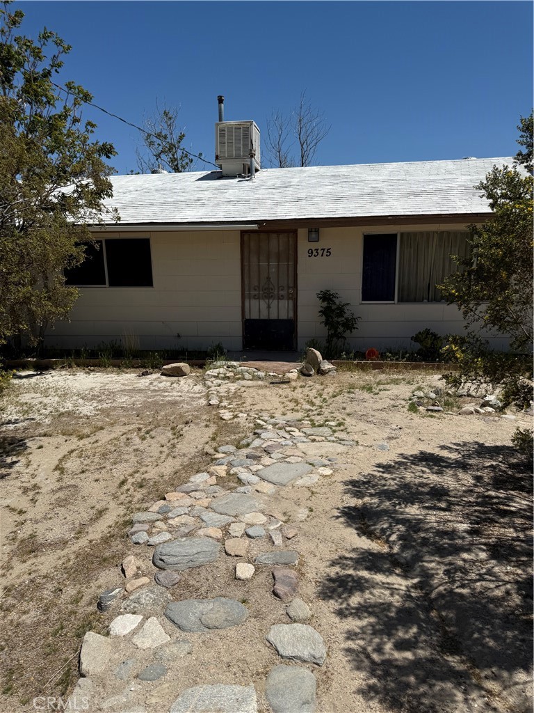 9375 Navajo Trail Property Photo 1