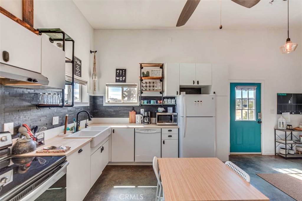 58725 Botkin Road Property Photo 10