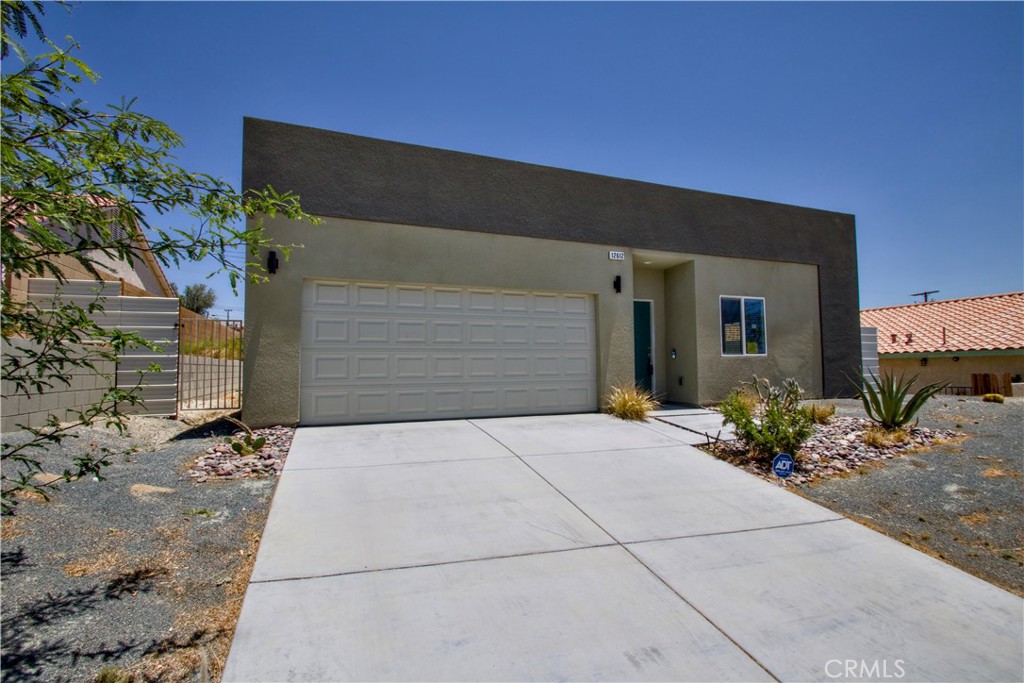 12612 Maui Way Property Photo 1