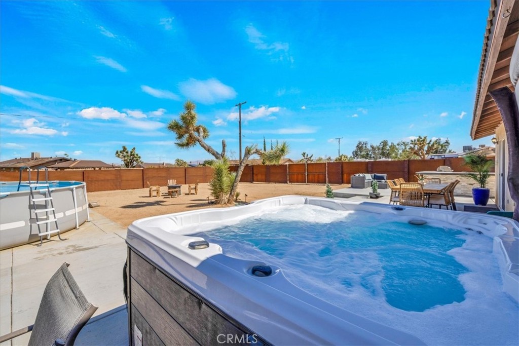 3715 Surrey Property Image