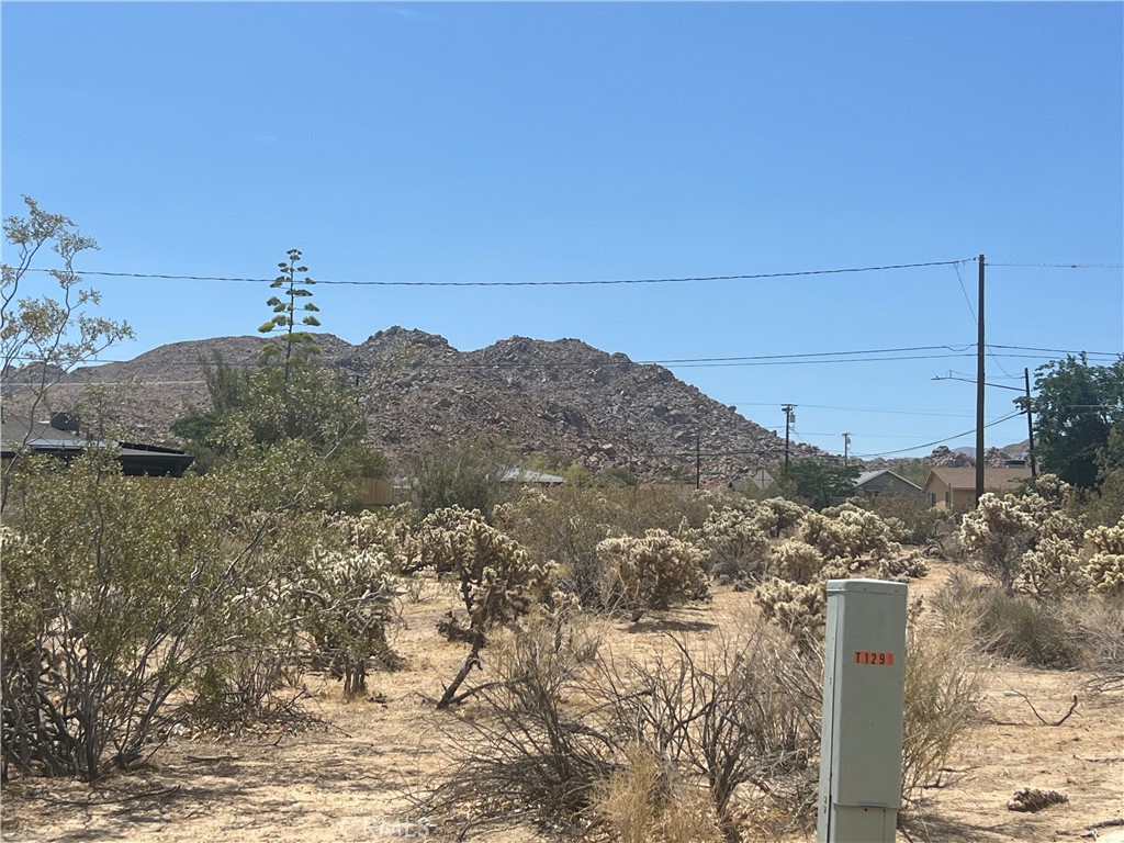 61891 El Reposo Circle Property Photo 2