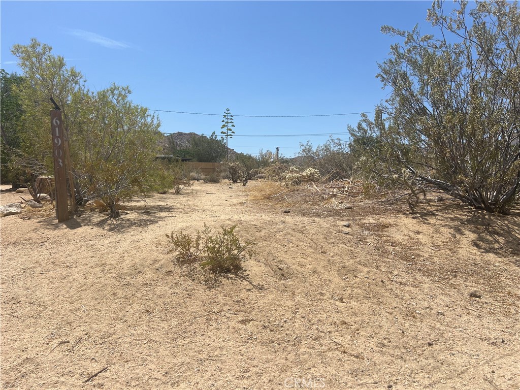 61891 El Reposo Circle Property Photo 3