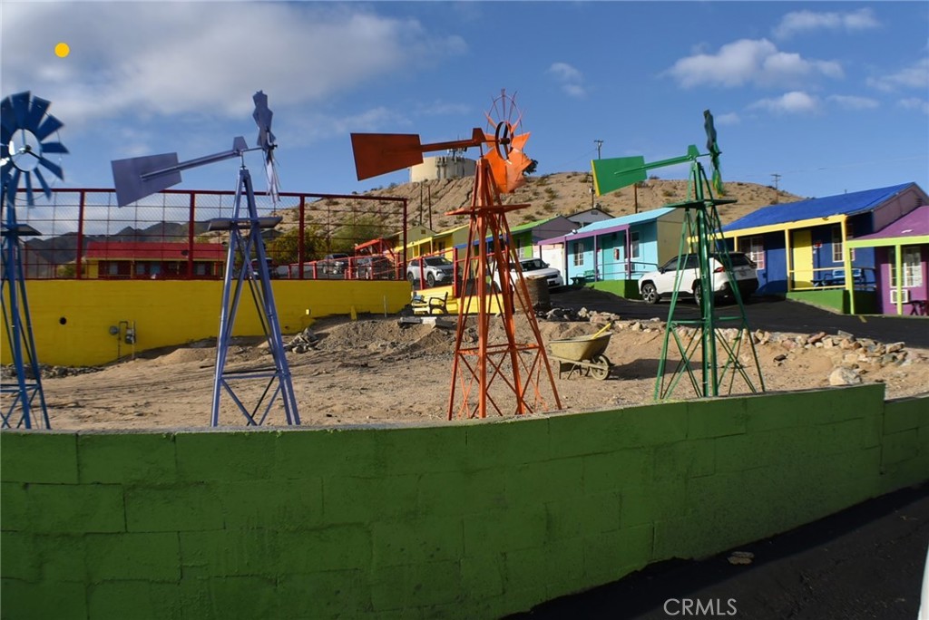 73193 29 Palms Highway Property Photo 4