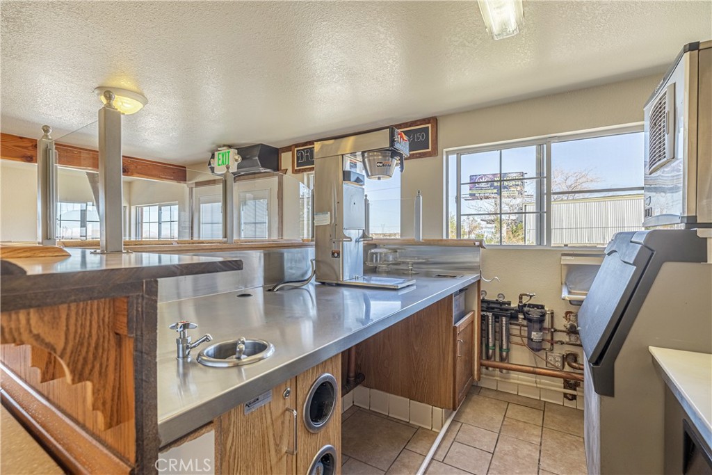 12822 Pearblossom Hwy. Property Photo 8