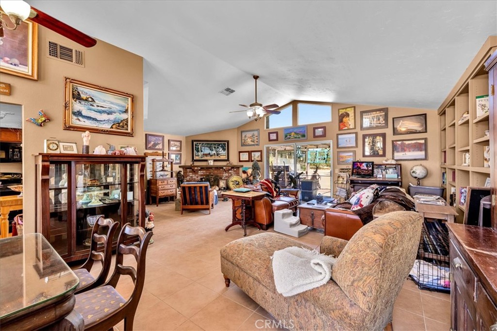56810 Chipmunk Trail Property Photo 5