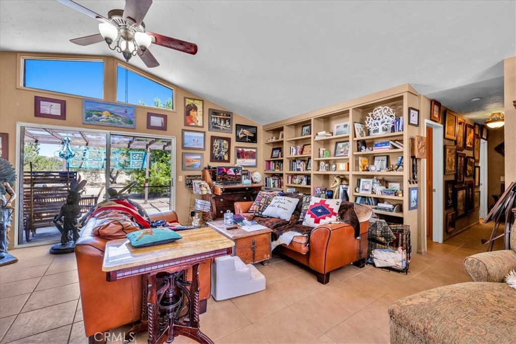 56810 Chipmunk Trail Property Photo 6