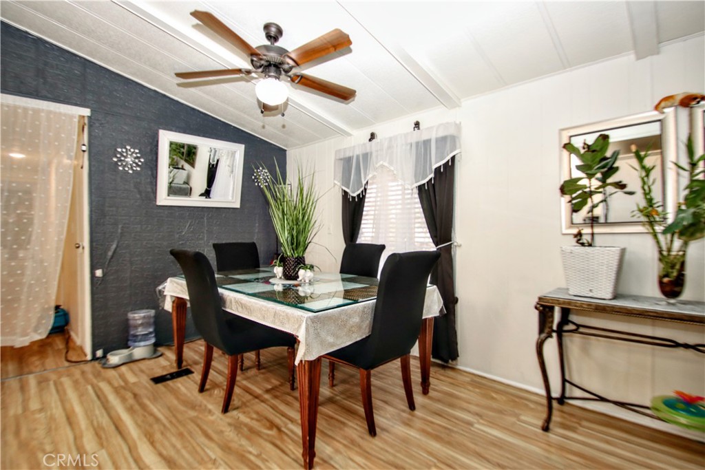 62475 29 Palms Highway 26 Property Photo 3
