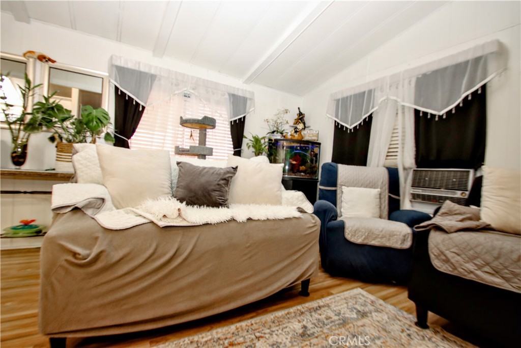62475 29 Palms Highway 26 Property Photo 8
