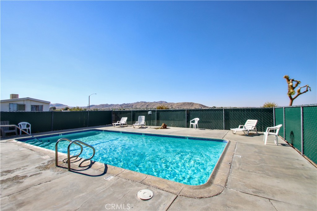 62475 29 Palms Highway 26 Property Photo 20