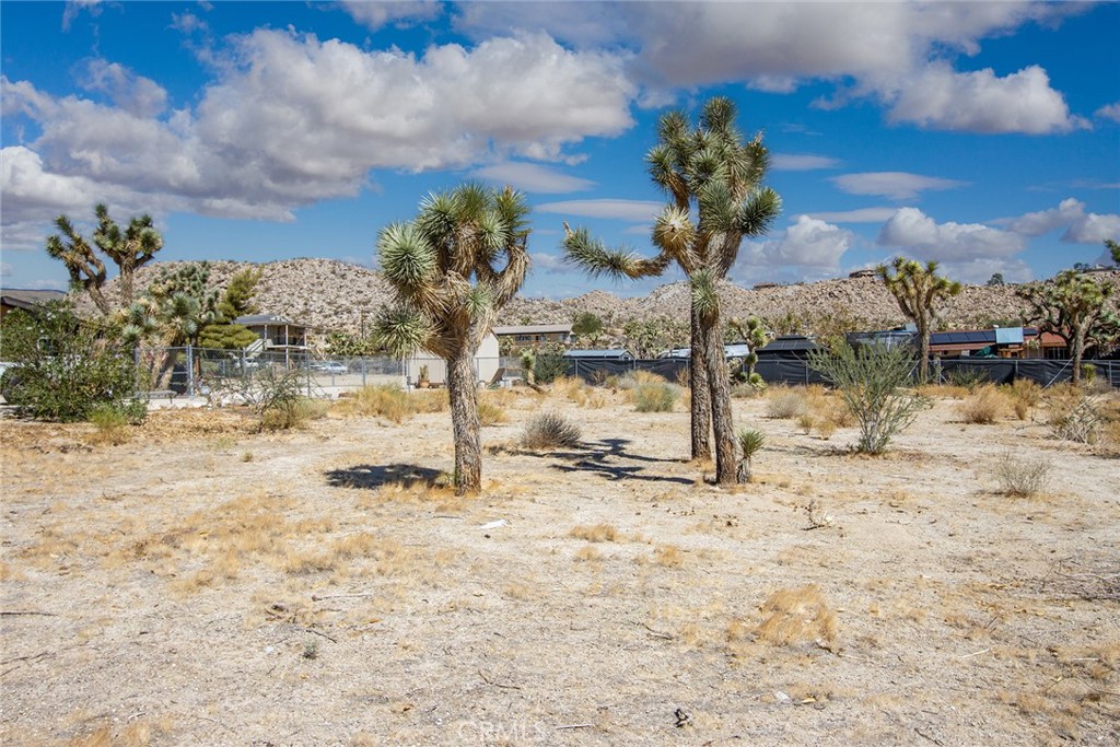 57106 Crestview Drive Property Photo 3