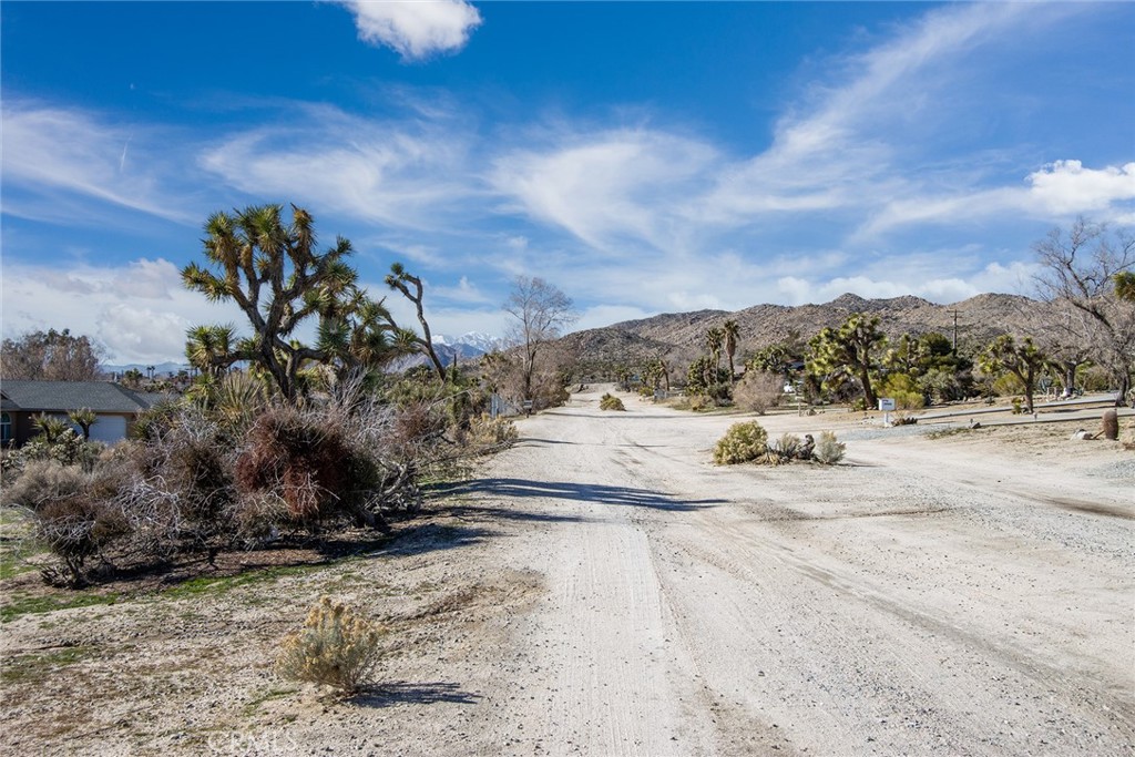 57495 Warren Way Property Photo 3