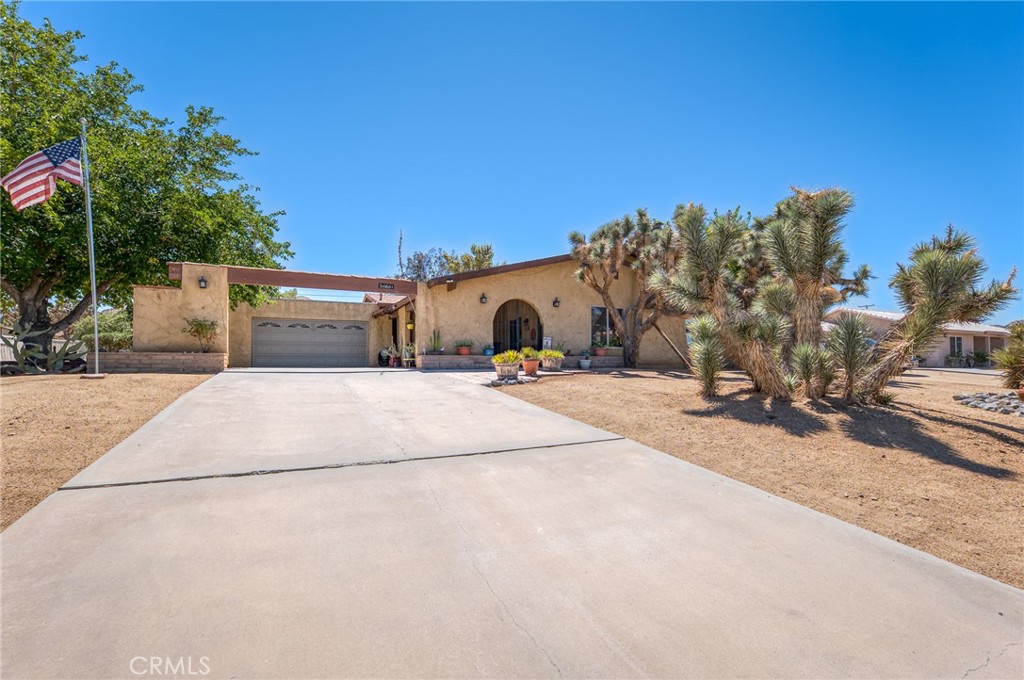 56661 Desert Gold Dr. Property Photo 1