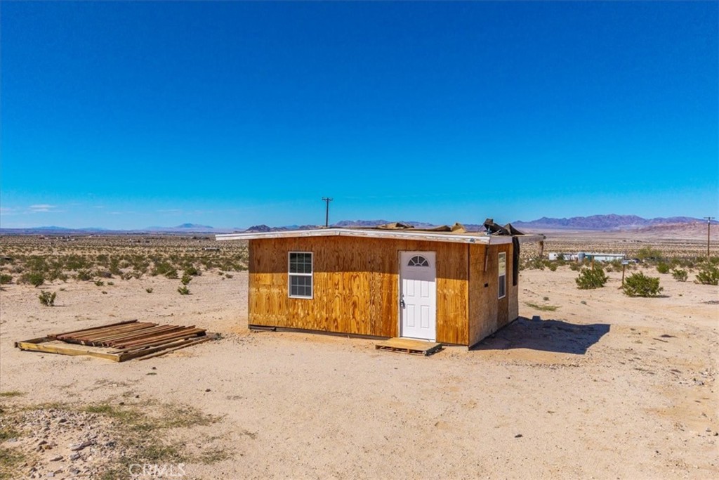 100 Cactus Jack Avenue Property Photo 2