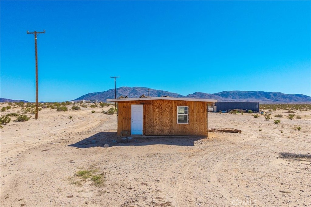 100 Cactus Jack Avenue Property Photo 3