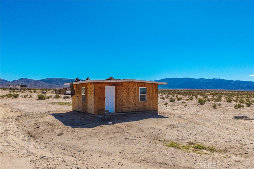 100 Cactus Jack Avenue Property Photo 4