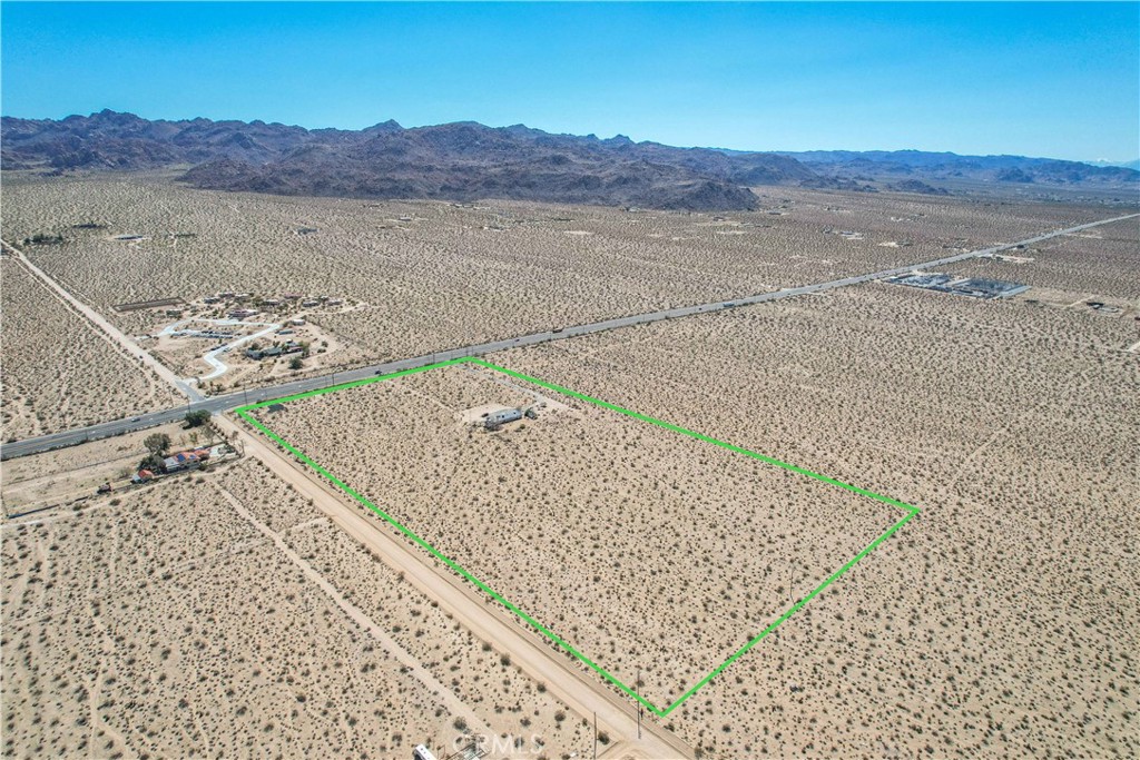 68479 Twentynine Palms Highway Property Photo 10
