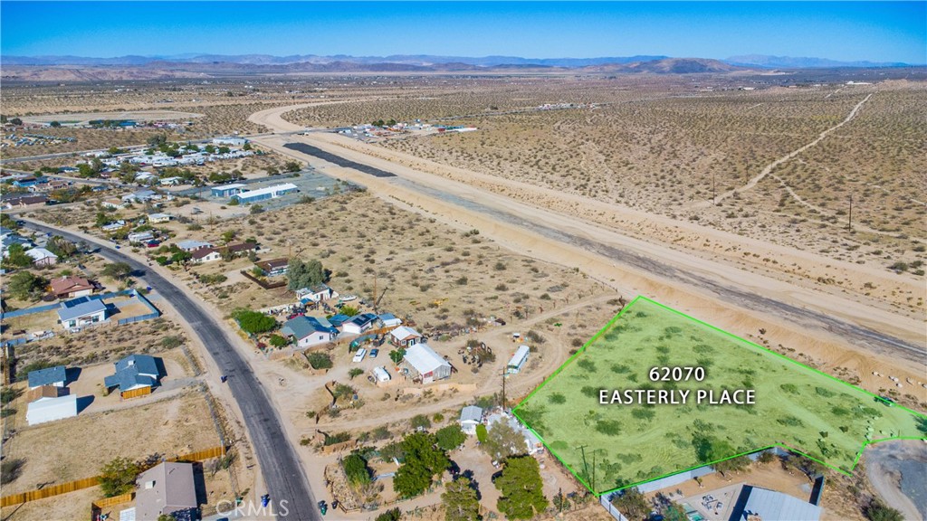 62070 Easterly Place Property Photo 3
