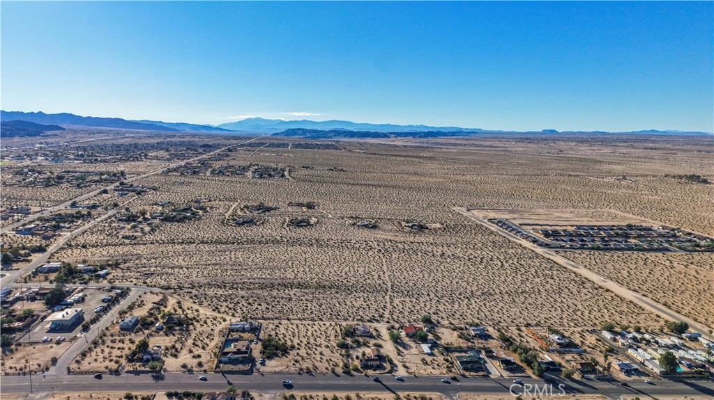 1234 Samarkand Drive Property Photo 4