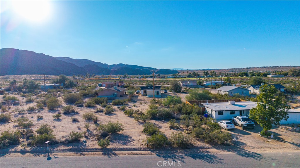 7022 49 Palms Avenue Property Photo 10