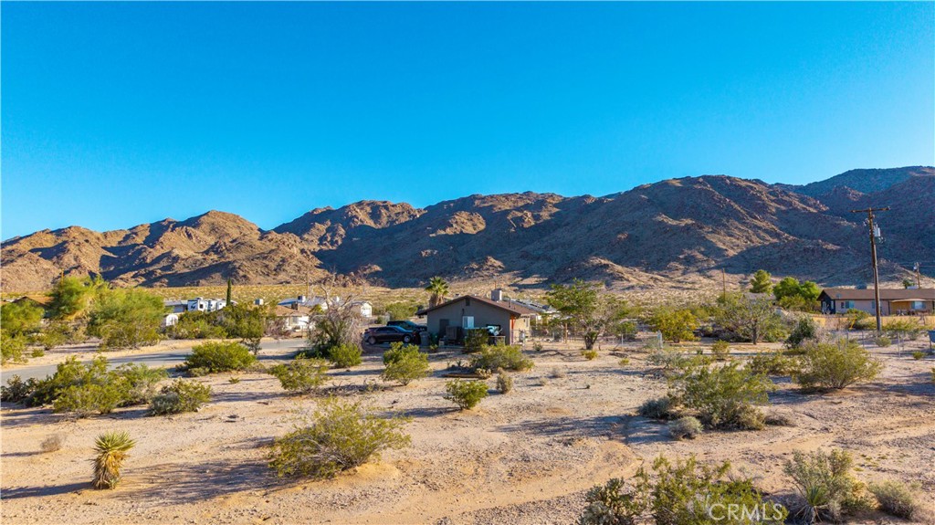 7022 49 Palms Avenue Property Photo 13