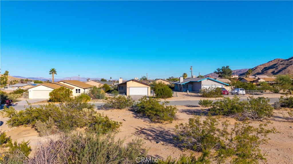 7022 49 Palms Avenue Property Photo 14