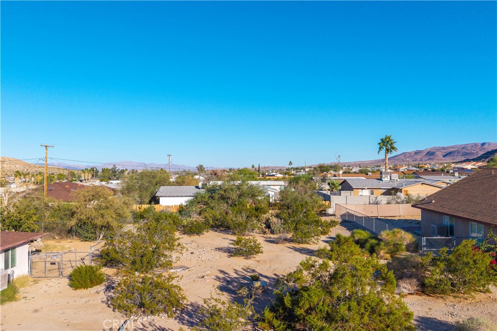 6972 49 Palms Avenue Property Photo 9
